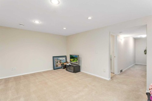116 Arthur Close, Red Deer, AB - Indoor Photo Showing Other Room