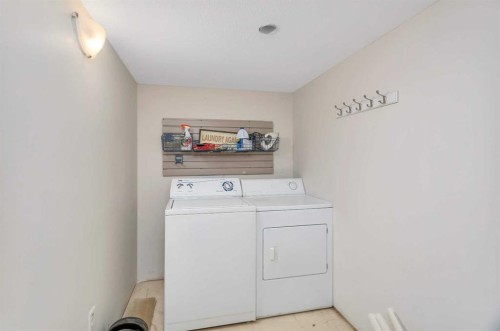 116 Arthur Close, Red Deer, AB - Indoor Photo Showing Laundry Room