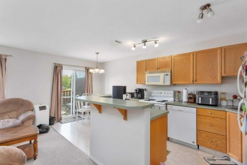 116 Arthur Close, Red Deer, AB - Indoor Photo Showing Kitchen
