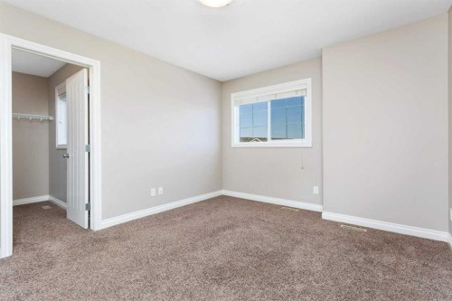 8 Ross Close, Sylvan Lake, AB - Indoor Photo Showing Other Room