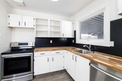 47 Olsen Street, Red Deer, AB - Indoor Photo Showing Kitchen