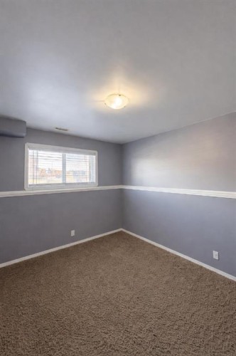 95 Jennings Crescent, Red Deer, AB - Indoor Photo Showing Other Room