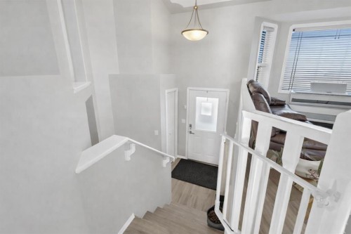 95 Jennings Crescent, Red Deer, AB - Indoor Photo Showing Other Room