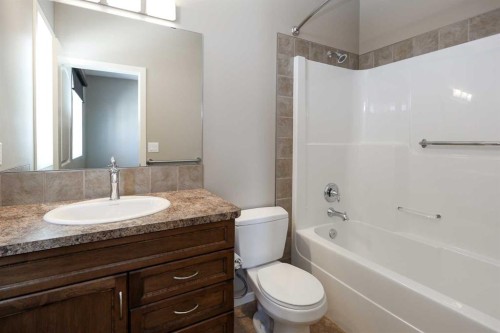 18 Traptow Close, Red Deer, AB - Indoor Photo Showing Bathroom