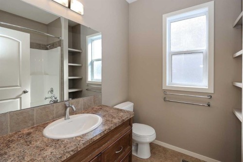 18 Traptow Close, Red Deer, AB - Indoor Photo Showing Bathroom