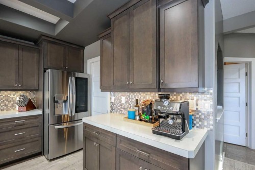 112 Eastpointe Drive, Blackfalds, AB - Indoor Photo Showing Kitchen