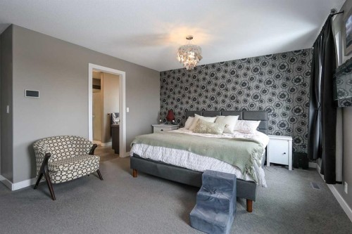 112 Eastpointe Drive, Blackfalds, AB - Indoor Photo Showing Bedroom