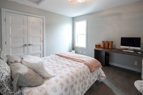 112 Eastpointe Drive, Blackfalds, AB - Indoor Photo Showing Bedroom