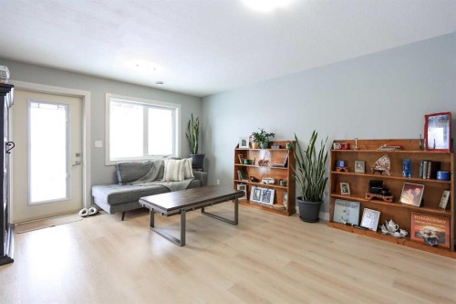 112 Eastpointe Drive, Blackfalds, AB - Indoor Photo Showing Living Room