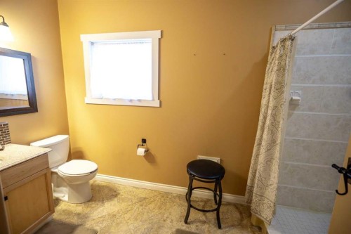 36067-42 Range Road Range, Rural Red Deer County, AB - Indoor Photo Showing Bathroom