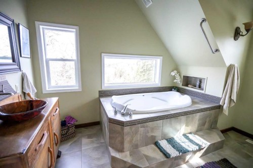 36067-42 Range Road Range, Rural Red Deer County, AB - Indoor Photo Showing Bathroom