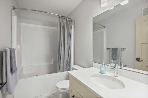 14 Thayer Close, Red Deer, AB - Indoor Photo Showing Bathroom