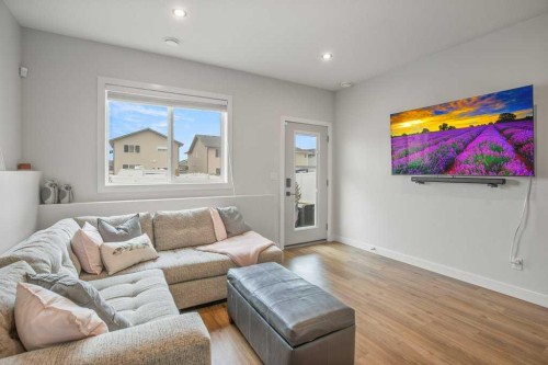 14 Thayer Close, Red Deer, AB - Indoor Photo Showing Living Room