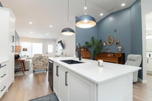 71 Golden Crescent, Red Deer, AB - Indoor Photo Showing Kitchen With Upgraded Kitchen