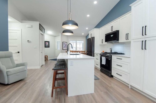 71 Golden Crescent, Red Deer, AB - Indoor Photo Showing Kitchen With Upgraded Kitchen