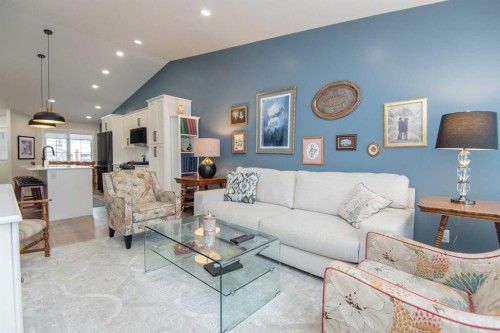 71 Golden Crescent, Red Deer, AB - Indoor Photo Showing Living Room