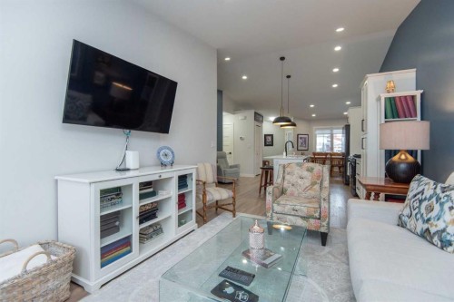 71 Golden Crescent, Red Deer, AB - Indoor Photo Showing Living Room