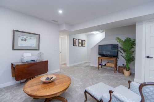 71 Golden Crescent, Red Deer, AB - Indoor Photo Showing Living Room