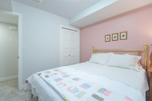 71 Golden Crescent, Red Deer, AB - Indoor Photo Showing Bedroom