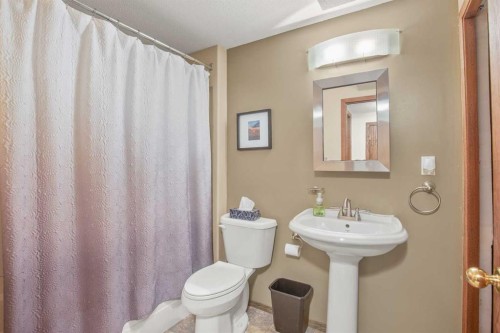 71 Abel Close, Red Deer, AB - Indoor Photo Showing Bathroom