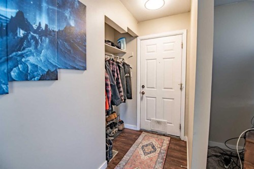 5903 56 Avenue, Red Deer, AB - Indoor