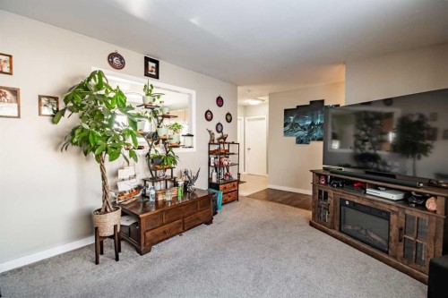 5903 56 Avenue, Red Deer, AB - Indoor Photo Showing Living Room