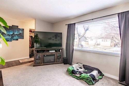 5903 56 Avenue, Red Deer, AB - Indoor