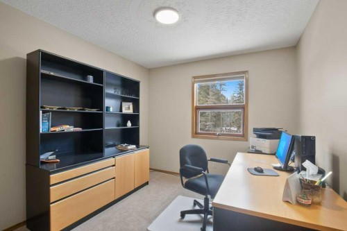 45 Ravenscrag Crescent, Norglenwold, AB - Indoor Photo Showing Office