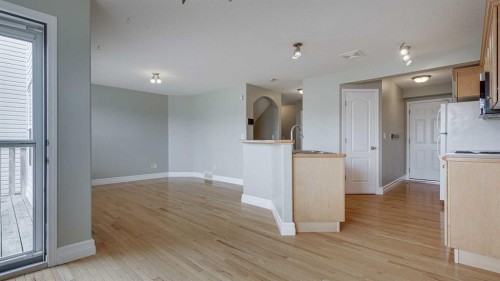14 Arnold Close, Red Deer, AB - Indoor Photo Showing Kitchen