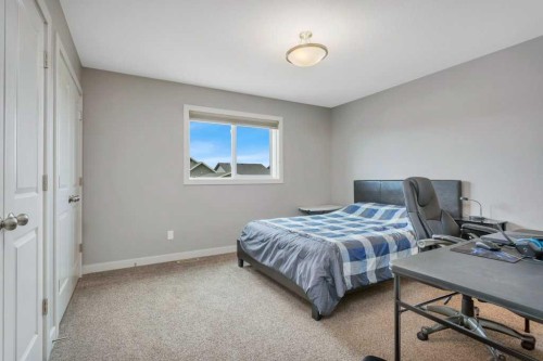14 Cascade Street, Blackfalds, AB - Indoor Photo Showing Bedroom