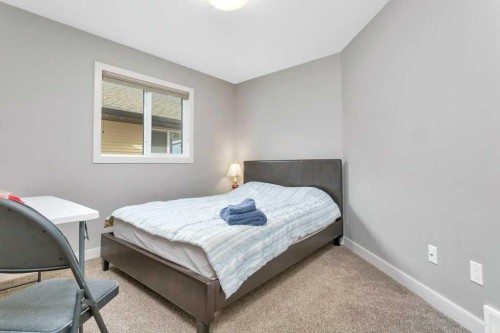 14 Cascade Street, Blackfalds, AB - Indoor Photo Showing Bedroom