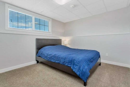 14 Cascade Street, Blackfalds, AB - Indoor Photo Showing Bedroom