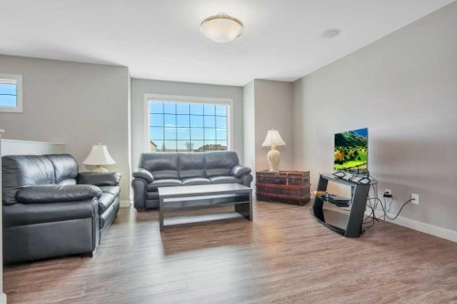 14 Cascade Street, Blackfalds, AB - Indoor Photo Showing Living Room