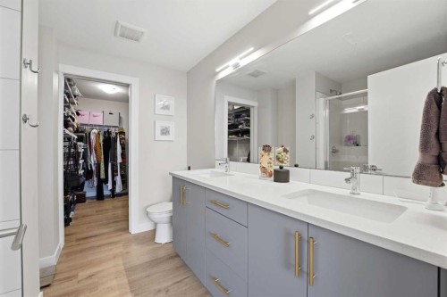 44 Evergreen Way, Red Deer, AB - Indoor Photo Showing Bathroom