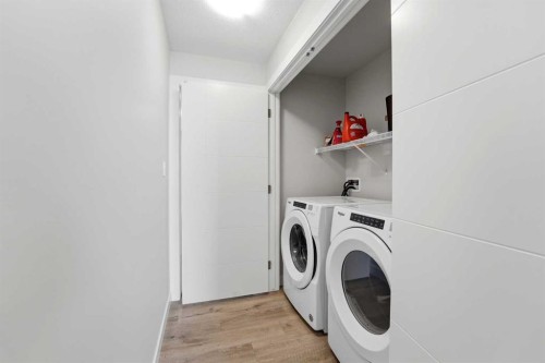44 Evergreen Way, Red Deer, AB - Indoor Photo Showing Laundry Room