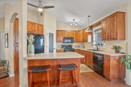 45 Emily Crescent, Lacombe, AB - Indoor Photo Showing Kitchen