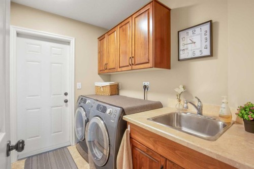 45 Emily Crescent, Lacombe, AB - Indoor Photo Showing Laundry Room
