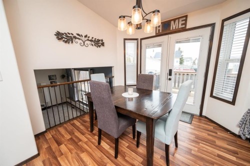 22 Sparrow Close, Blackfalds, AB - Indoor Photo Showing Dining Room