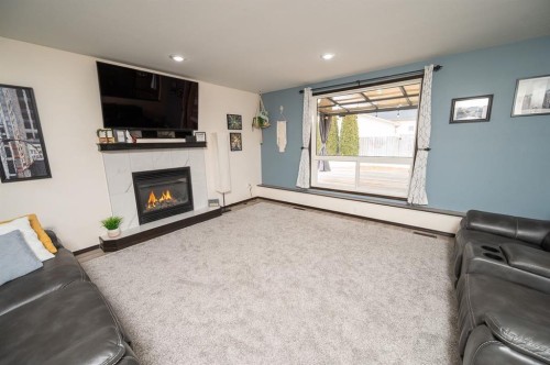 22 Sparrow Close, Blackfalds, AB - Indoor With Fireplace