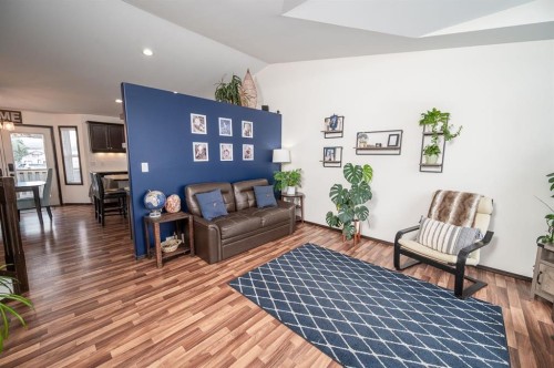 22 Sparrow Close, Blackfalds, AB - Indoor Photo Showing Living Room
