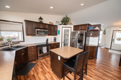 22 Sparrow Close, Blackfalds, AB - Indoor Photo Showing Kitchen With Double Sink