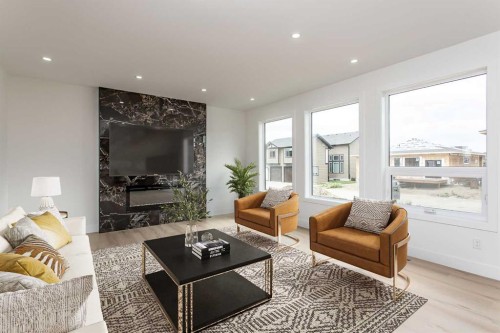 17 Thatcher Avenue, Red Deer, AB - Indoor Photo Showing Living Room