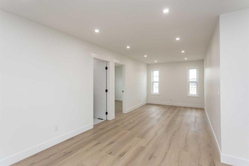 17 Thatcher Avenue, Red Deer, AB - Indoor Photo Showing Other Room