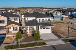 17 Thatcher Avenue Red Deer, AB T4P 0Y6