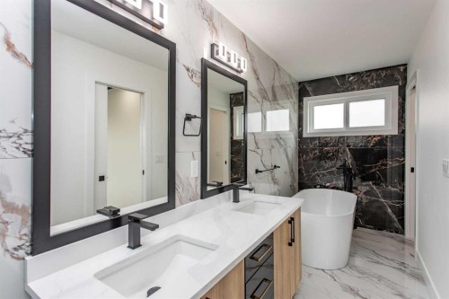 17 Thatcher Avenue, Red Deer, AB - Indoor Photo Showing Bathroom