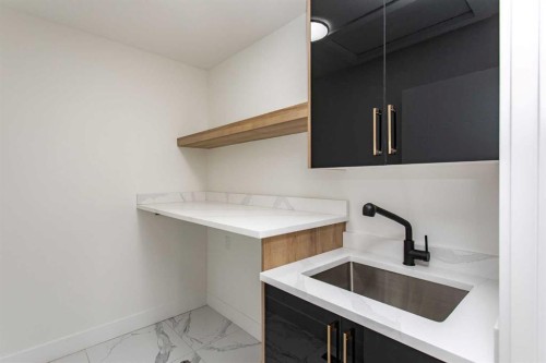 17 Thatcher Avenue, Red Deer, AB - Indoor