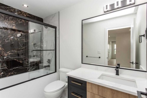 17 Thatcher Avenue, Red Deer, AB - Indoor Photo Showing Bathroom