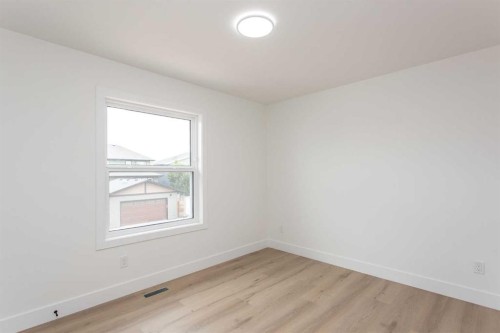 17 Thatcher Avenue, Red Deer, AB - Indoor Photo Showing Other Room