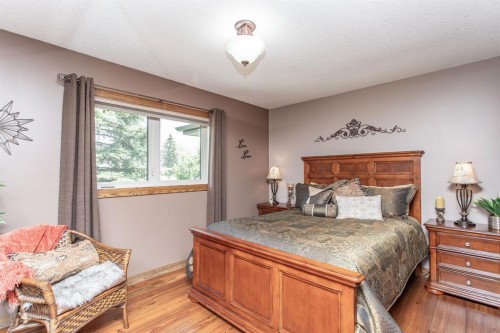38212 Range Road 252, Rural Lacombe County, AB - Indoor Photo Showing Bedroom