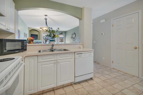 6 Jenkins Drive, Red Deer, AB - Indoor Photo Showing Kitchen With Double Sink